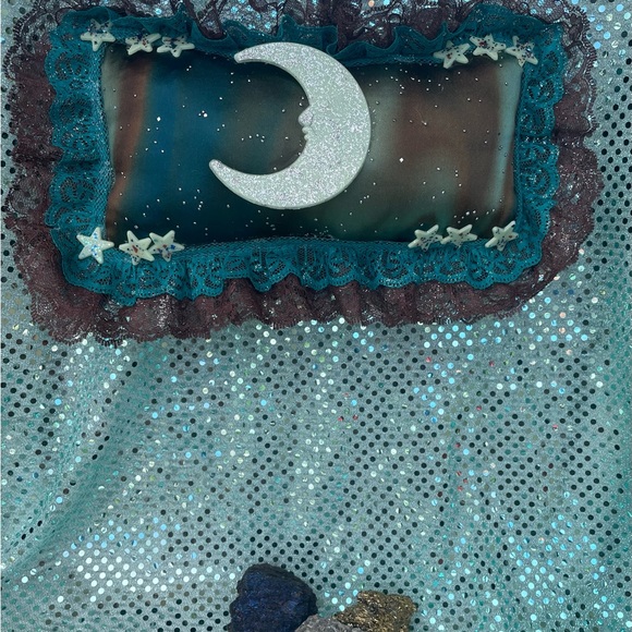 Handcrafted Cosmic Elements Bottles &Pillow 2-Sided GrapeScented Glow InDark Set - Picture 5 of 16